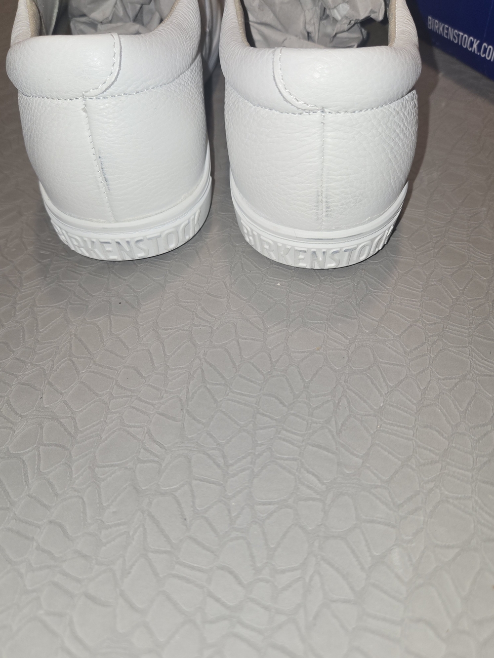Birkenstock Women Slip-On Casual Shoe in White NEW Size 9 - Picture 5 of 8